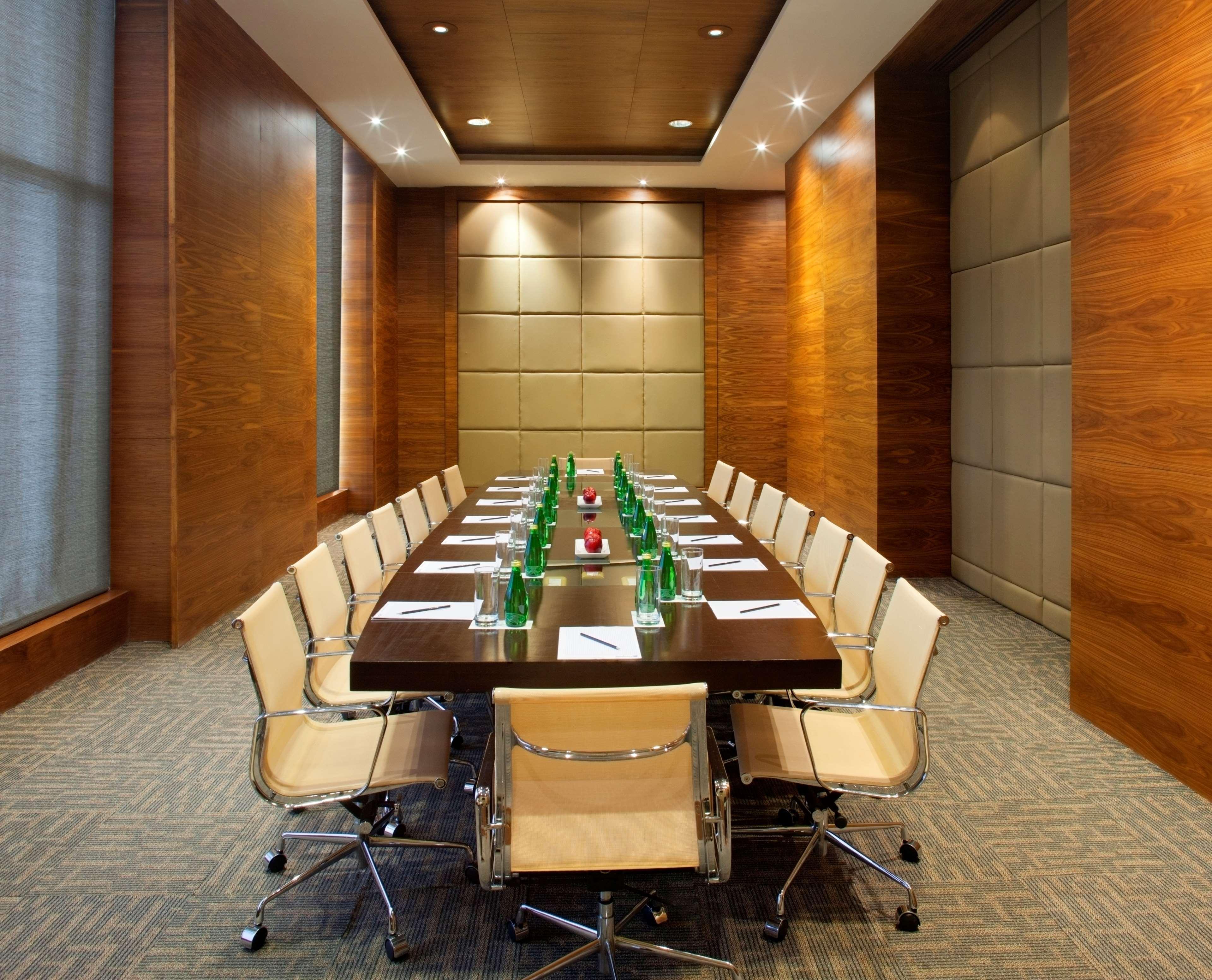 Radisson Blu Hotel New Delhi Dwarka Экстерьер фото Meeting room