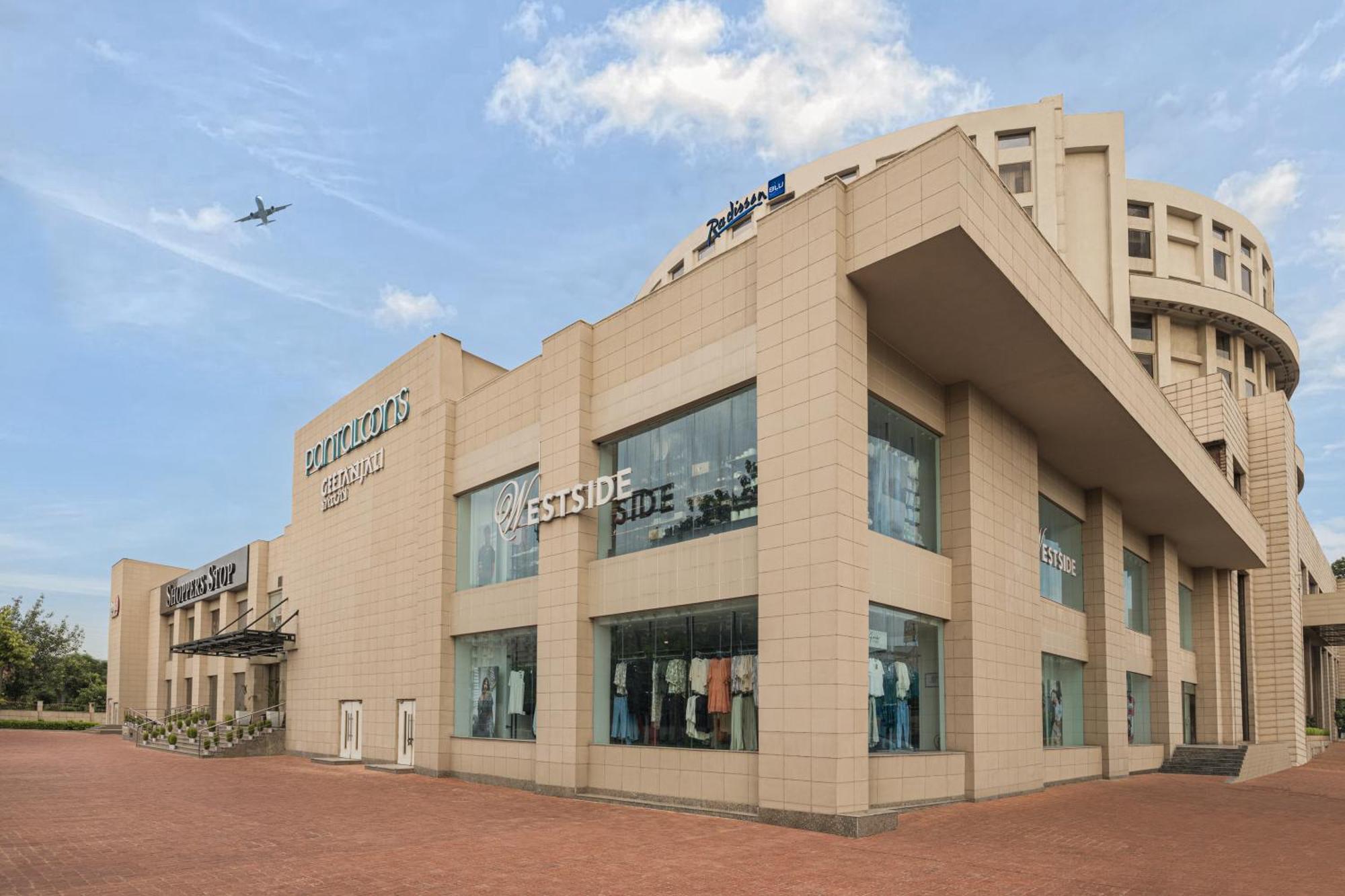 Radisson Blu Hotel New Delhi Dwarka Экстерьер фото Westside, a lifestyle retail store in India